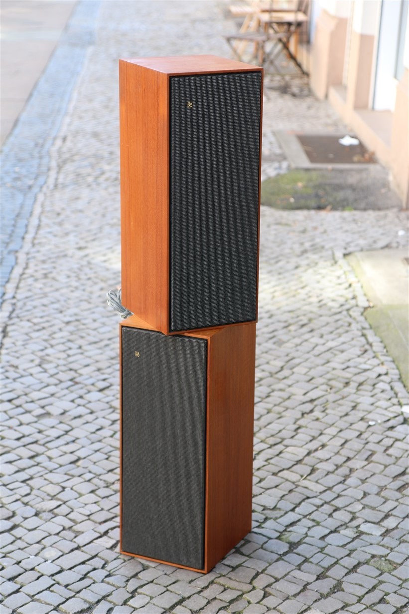 Bang & Olufsen 'Beovox 2400' speakers with teak veneer - Vintage