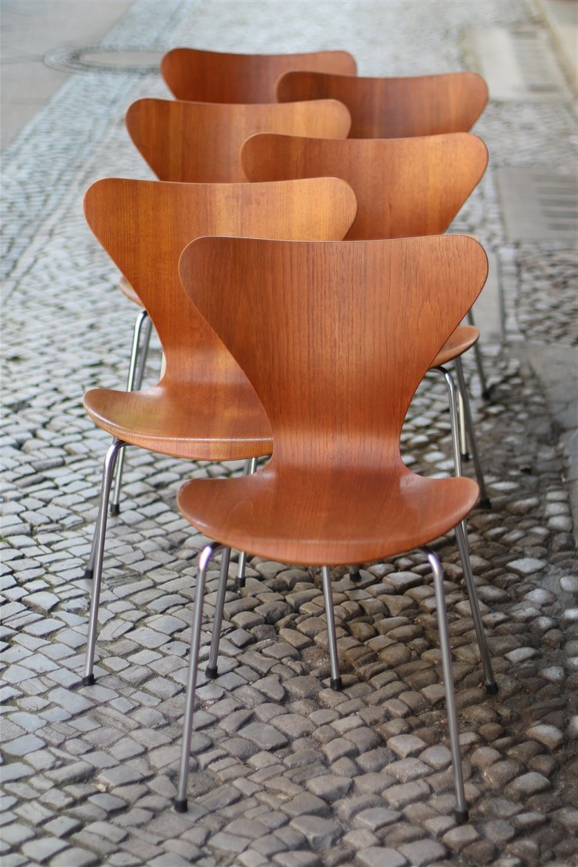 Arne Jacobsen 3107 dining chair in teak Vintage Galore