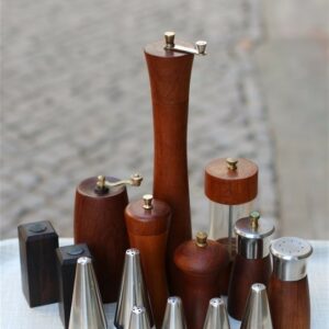 Salt ‘n’ Pepa! 1960′s teak, Denmark/France, pepper mills and salt shakers