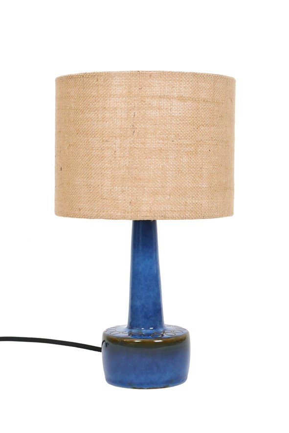 Keramik-Tischleuchte „972“ von Søholm / mit Jute-Lampenschirm / mid century / Danish modern design / 60er / 70er-Jahre