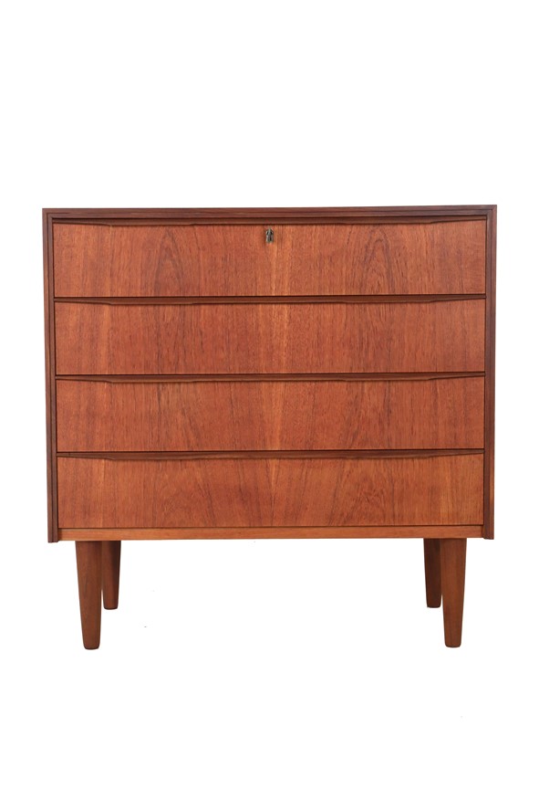Voll restaurierte Mid Century Teak-Kommode mit 4 Schubladen / Danish Modern Design / 60er-Jahre