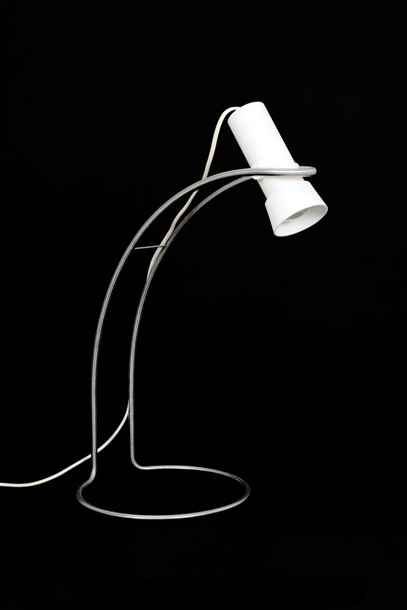 Nordisk Solar Compagni / Knud Holscher “Stringline” Schreibtischleuchte / Tischlampe / Danish Postmodern Design / 80er